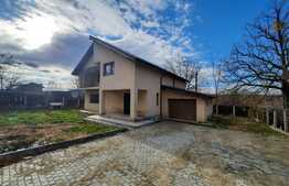 Casa individuala 235 mp utili, teren de 610 mp, garaj, zona Visani