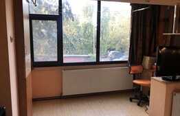 Apartament cu 3 camere, etaj intermediar, ultracentral, zona Palas