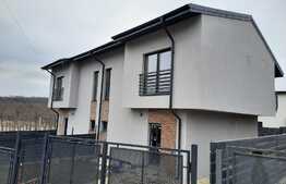 Casa de tip duplex de 4 camere, 93 mp utili si 23 mp de terasa, zona Valea Adanca