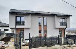 Casa de tip duplex de 4 camere, 93 mp utili si 23 mp de terasa, zona Valea Adanca