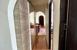 Apartament de 3 camere, etaj intermediar, zona Alexandru - Bahlui