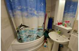 Case in oras de 242 mp utili, teren 667 mp, zona Sararie