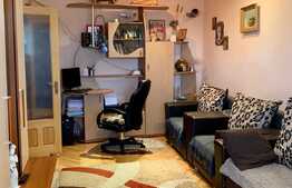 Apartament de 3 camere decomandat, etaj intermediar, zona Ciurchi