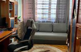 Apartament de 3 camere decomandat, etaj intermediar, zona Ciurchi