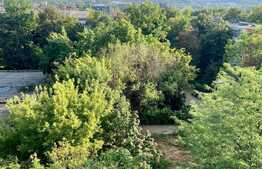 Apartament de 3 camere decomandat, etaj intermediar, zona Ciurchi