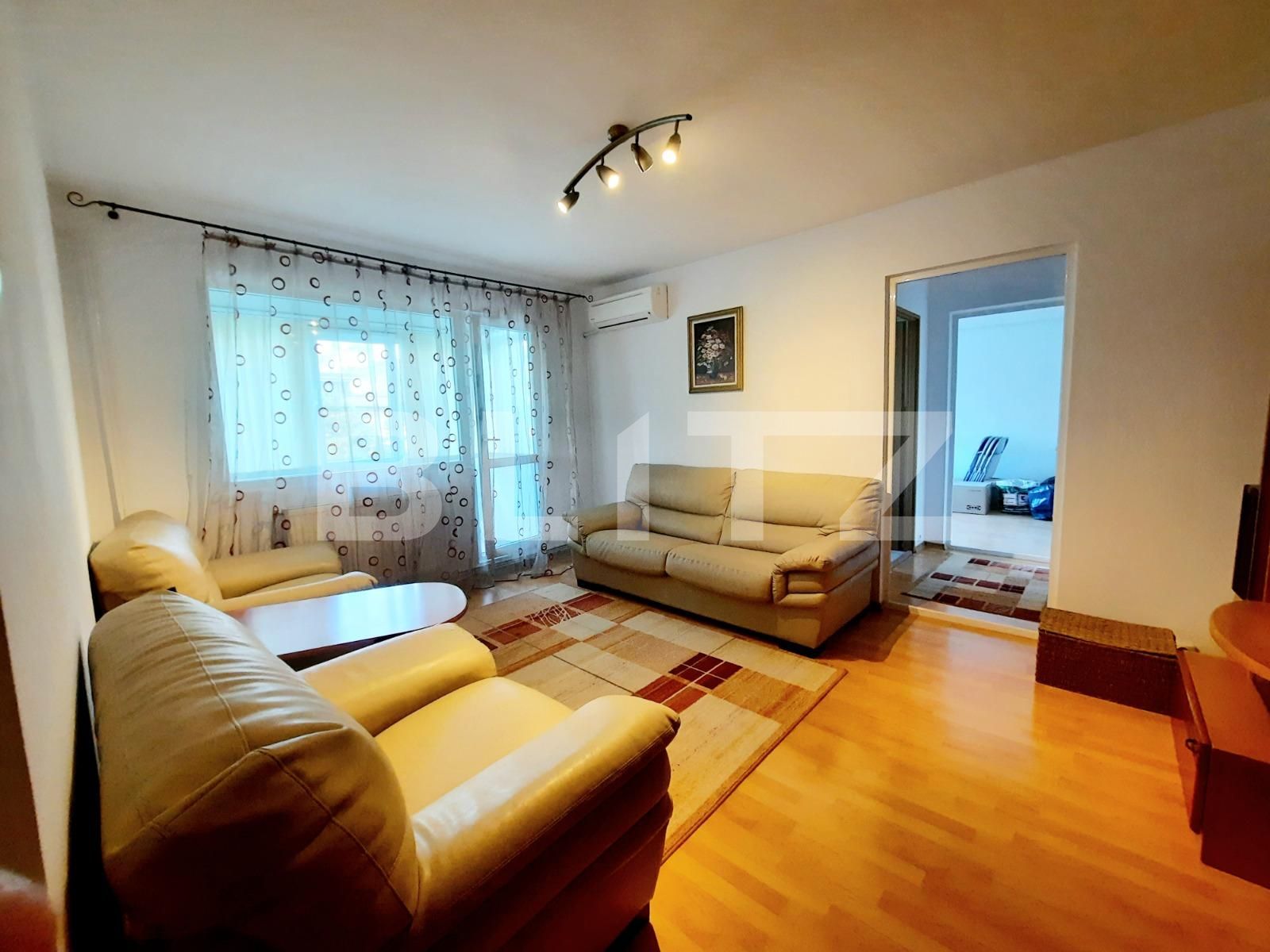 Apartament cu 2 camere, 52.2 mp cu balcon, central, zona Podu Ros