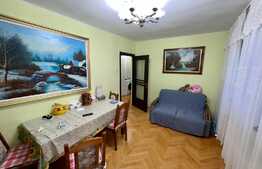 Apartament de 3 camere, decomandat, lift renovat, zona Mircea cel Batran