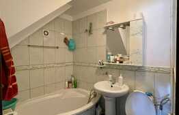 Apartament de 2 camere cu scara interioara, 54 mp, zona Nicolina