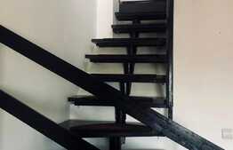 Apartament de 2 camere cu scara interioara, 54 mp, zona Nicolina