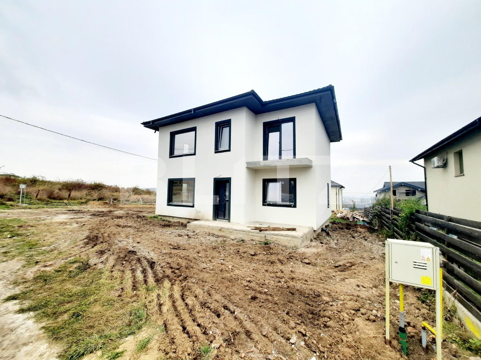 Casa individuala cu 5 camere, 574 mp de teren, zona Valea Adanca 