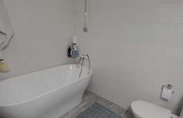 Apartament de 3 camere deosebit, decomandat, 100 mp., in zona rond Pacurari