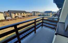 Casa tip duplex de 120 mp cu canalizare, Valea Adanca