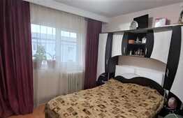 Apartament de 3 camere, decomandat, 58 mp, zona centrala in Galata