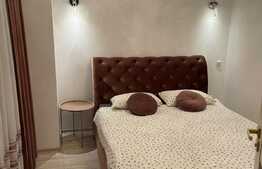 Apartament de 3 camere cu terasa, 105 mp, semi-central 