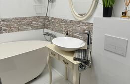 Apartament de 3 camere cu terasa, 105 mp, semi-central 