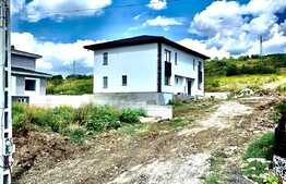 Casa de tip duplex de 4 camere cu canalizare, zona Lidl Bucium!