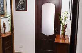 Apartament cu 2 camere, decomandat, zona Galata