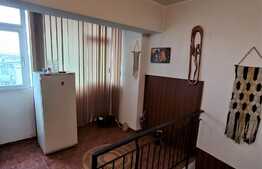 Apartament de 5 camere, dispus pe 2 niveluri, 132 mp, 4 balcoane in zona Canta 