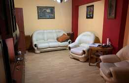 Apartament de 3 camere, decomandat, zona Pacurari