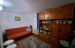 Casa individuala cu garaj si spatiu comercial, aproape de centru