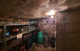 Casa individuala cu garaj si spatiu comercial, aproape de centru