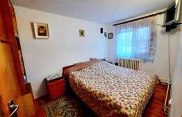 Casa individuala cu garaj si spatiu comercial, aproape de centru