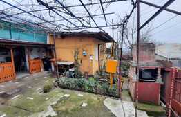 Casa individuala cu garaj si spatiu comercial, aproape de centru