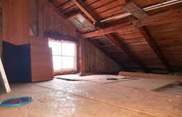 Casa individuala cu garaj si spatiu comercial, aproape de centru