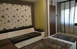 Apartament de 4 camere, curte interioara, 77 mp, zona Frumoasa