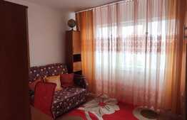 Apartament 3 camere, decomandat, 60 mp, zona Splai Bahlui