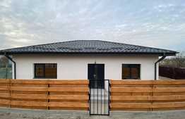 Casa pe plan parter, 3 camere, 410 mp teren, zona Dancu 