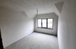 Casa de tip triplex cu 4 camere, 93 mp, zona Lunca Cetatuii