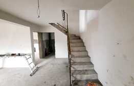 Casa de tip triplex cu 4 camere, 93 mp, zona Lunca Cetatuii