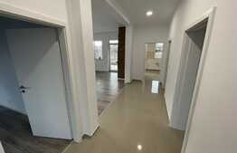 Casa individuala cu semineu, incalzire in pardoseala, 500 mp teren, zona Breazu