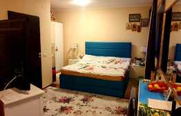 Vila de 6 camere, 296 mp utili, zona Aleea Strugurilor