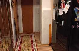 Apartament 2 camere decomandat, etaj intermediar, zona Dacia