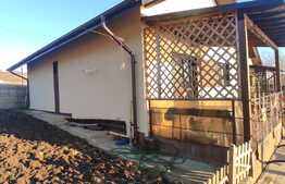 Casa premium, mobilata, 350 mp teren, pe malul lacului Rediu