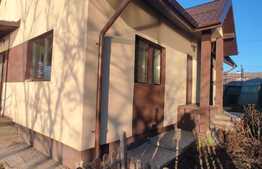 Casa premium, mobilata, 350 mp teren, pe malul lacului Rediu