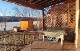 Casa premium, mobilata, 350 mp teren, pe malul lacului Rediu