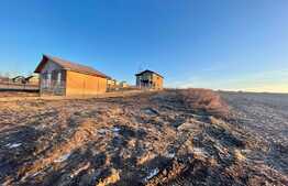 Teren intravilan de 2000 mp, zona Miroslava