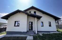 Casa de 4 camere cu beci, 108 mp utili, 500 mp de teren, Valea Adanca