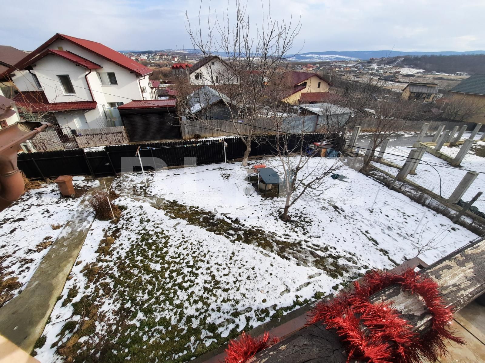 Casa individuala racordata la canalizare, 400 mp de teren, Lunca Cetatuii