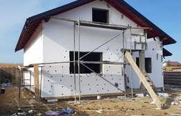 Casa cu 5 camere de 130 mp, teren de 500 mp, Dumesti