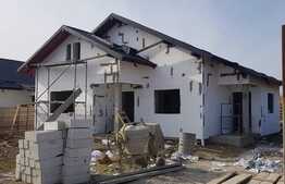 Casa cu 5 camere de 130 mp, teren de 500 mp, Dumesti