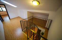 Apartament spatios de 4 camere, decomandat cu doua locuri parcare, zona Cug