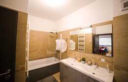 Apartament spatios de 4 camere, decomandat cu doua locuri parcare, zona Cug