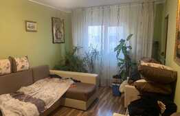 Apartament de 3 camere, decomandat, etaj intermediar, zona Mircea cel Batran