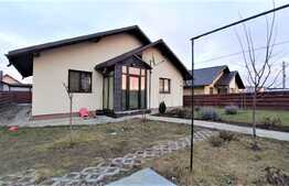 Vila mobilata cu 500 mp teren, zona Horpaz