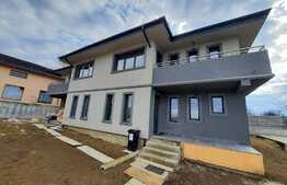 Duplex cu 4 camere, 111 mp utili, canalizare, zona Visani