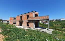 Casa la rosu de 105 mp utili, 600 mp teren, Valea Adanca 